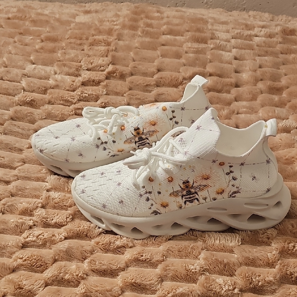 Floral White And Yellow With Bees Women's Sneakers